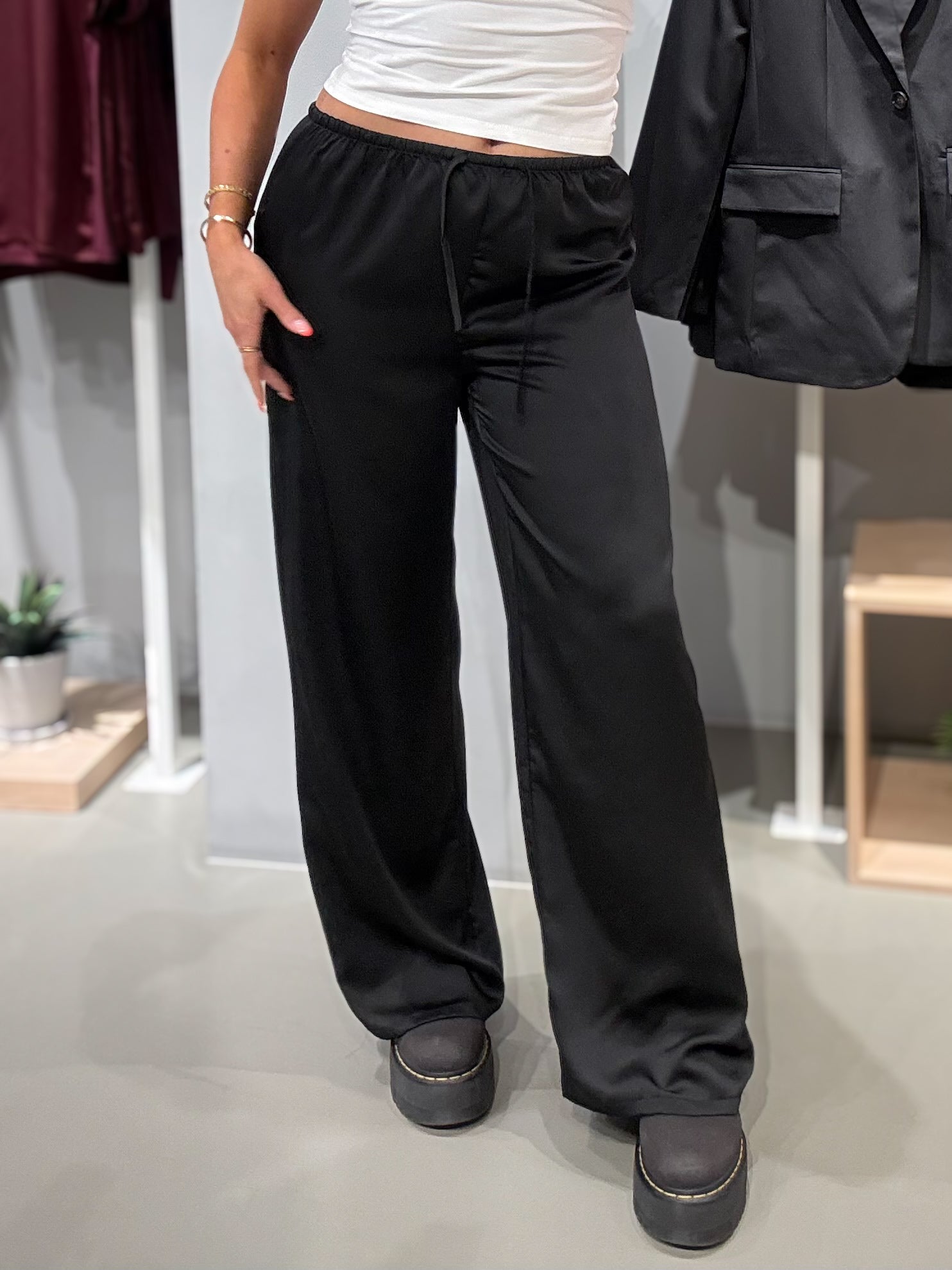 VIELLETTE Trousers - Black